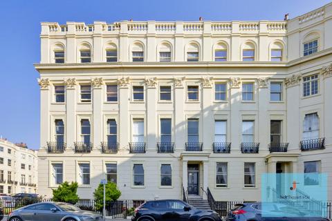 2 bedroom flat to rent, Brunswick Square, Hove, BN3