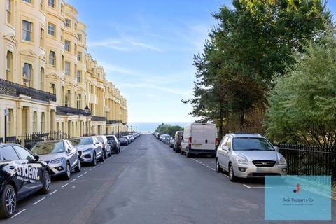 2 bedroom flat to rent, Brunswick Square, Hove, BN3