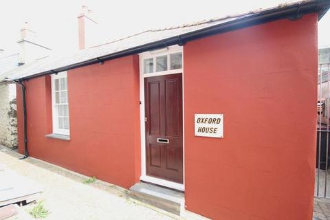 2 bedroom house to rent, 2 Bed House, Pier Street.