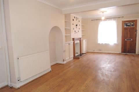 3 bedroom end of terrace house for sale, Kendall Road, Colchester