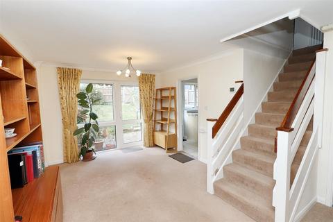 12 Nash Close, Elstree, Borehamwood, WD6 3LE
