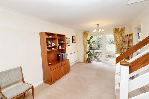 12 Nash Close, Elstree, Borehamwood, WD6 3LE