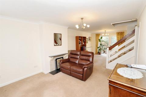 12 Nash Close, Elstree, Borehamwood, WD6 3LE