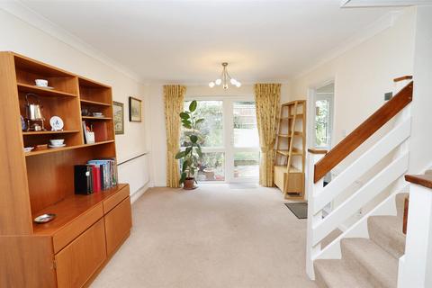 12 Nash Close, Elstree, Borehamwood, WD6 3LE