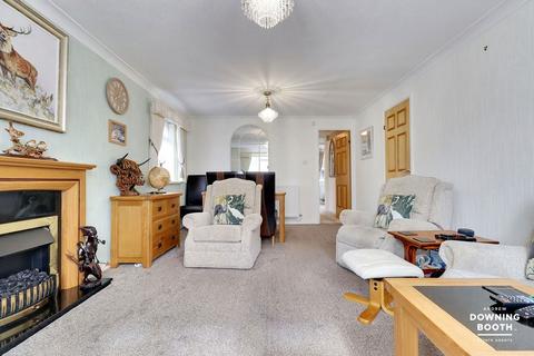 31 Yew Tree Avenue, Lichfield, WS14 9UA