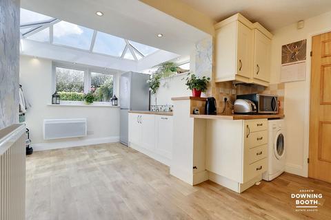 31 Yew Tree Avenue, Lichfield, WS14 9UA