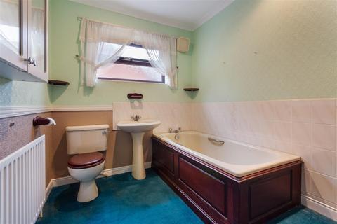 2 bedroom detached bungalow for sale, Newport Drive, Winterton