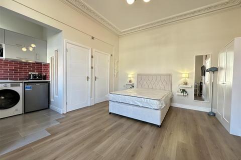 1 bedroom flat for sale, Aberdeen Walk, Scarborough