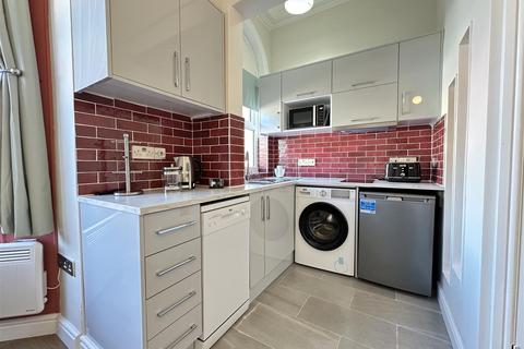 1 bedroom flat for sale, Aberdeen Walk, Scarborough