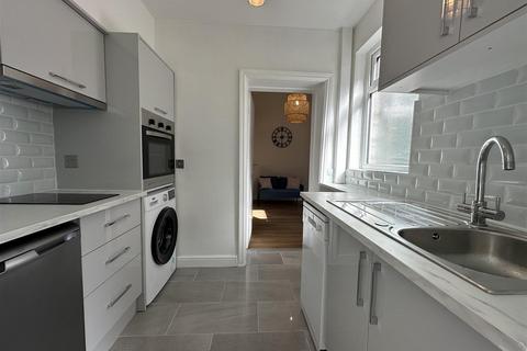 1 bedroom flat for sale, Aberdeen Walk, Scarborough