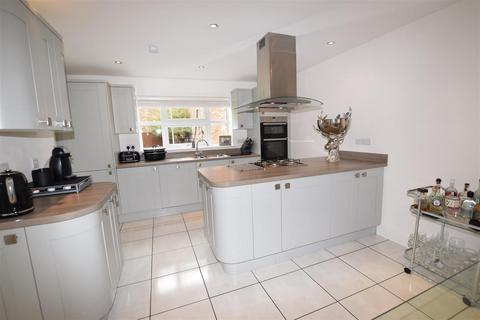 5 bedroom detached house for sale, Harrow Lane, Scartho DN33