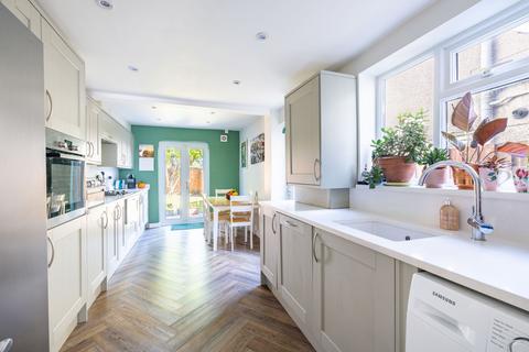 39 Foxon Lane, Caterham, CR3 5SG