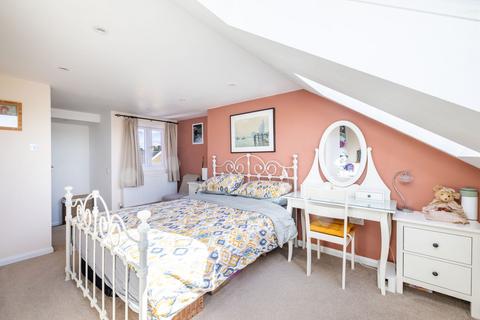 39 Foxon Lane, Caterham, CR3 5SG