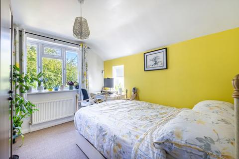 39 Foxon Lane, Caterham, CR3 5SG