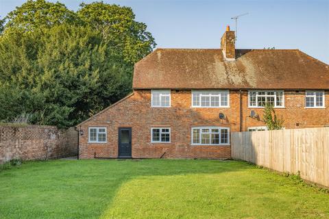 3 bedroom semi-detached house to rent, Warrens Lane, Salisbury SP5