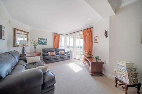 3 bedroom flat for sale, Jacinta, Lymington, Hampshire