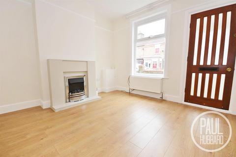 3 bedroom terraced house to rent, Rochester Road, Lowestoft, Suffolk