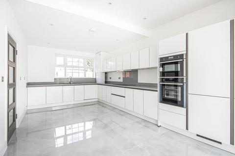 4 bedroom detached house to rent, Friern Park,  North Finchley,  N12