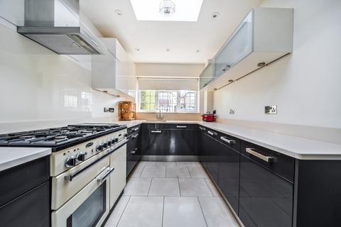 undefined, Rosehill Avenue, Horsell, GU21