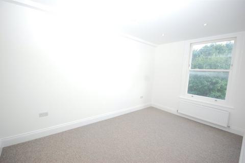 2 bedroom property to rent, Friern Park, Finchley, N12