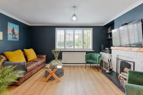 21 Central Way, Oxted, RH8 0LS