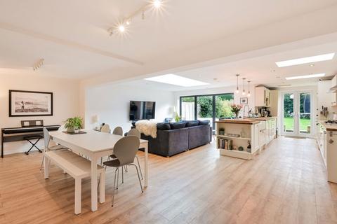 21 Central Way, Oxted, RH8 0LS