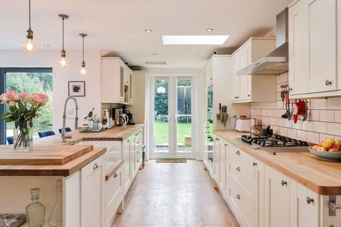 21 Central Way, Oxted, RH8 0LS