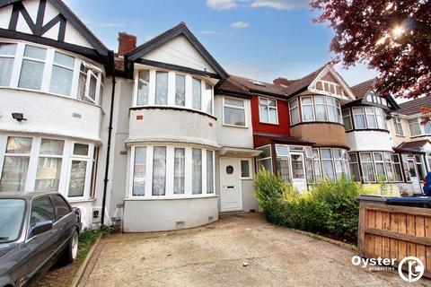 4 bedroom terraced house to rent, Sandhurst Road, London, NW9