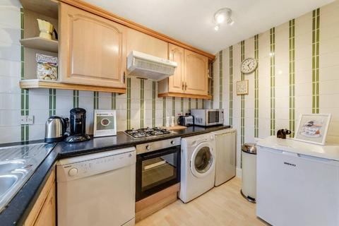 2 bedroom apartment to rent, Gloucester Terrace, London W2