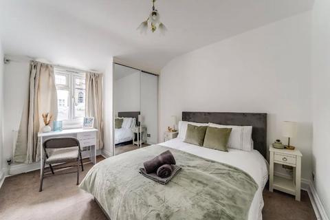 2 bedroom apartment to rent, Gloucester Terrace, London W2