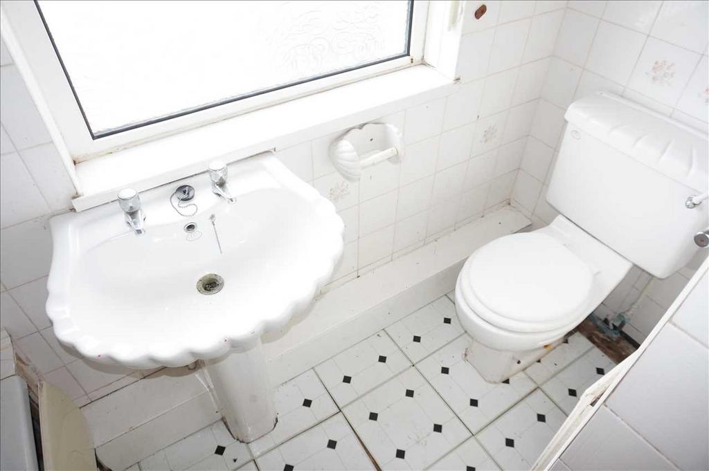 Family bathroom :