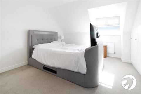 4 bedroom terraced house to rent, Emmeline Avenue, Weldon, Ebbsfleet Valley, Swanscombe, DA10