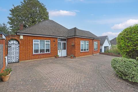 11 Langfords, Buckhurst Hill, IG9 5LS