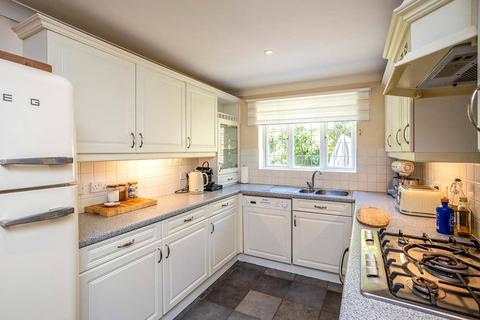 5 bedroom detached house for sale, Discovery Road, Maidstone ME15