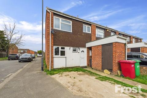 27 Quantock Close, Slough, SL3 8UD