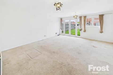 27 Quantock Close, Slough, SL3 8UD