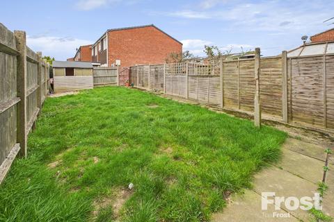 27 Quantock Close, Slough, SL3 8UD