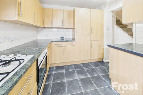 27 Quantock Close, Slough, SL3 8UD