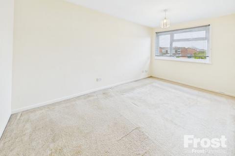 27 Quantock Close, Slough, SL3 8UD