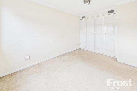 27 Quantock Close, Slough, SL3 8UD