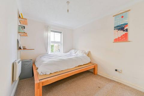 2 bedroom flat for sale, Woods Road, Peckham, London, SE15