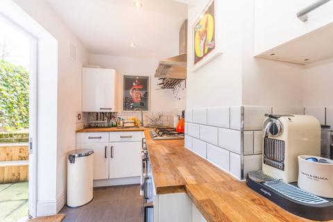 1 bedroom flat for sale, Berriman Road, Islington, London, N7