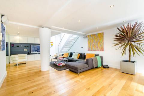 2 bedroom mews for sale, Blackstock Mews, Highbury, London, N4