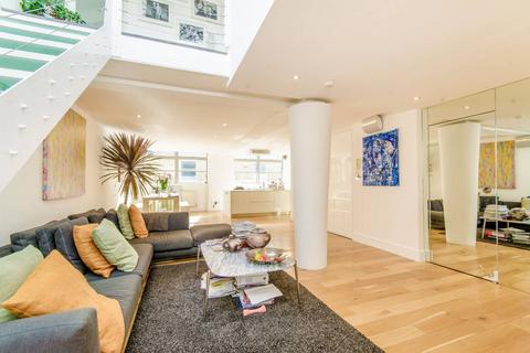 2 bedroom mews for sale, Blackstock Mews, Highbury, London, N4