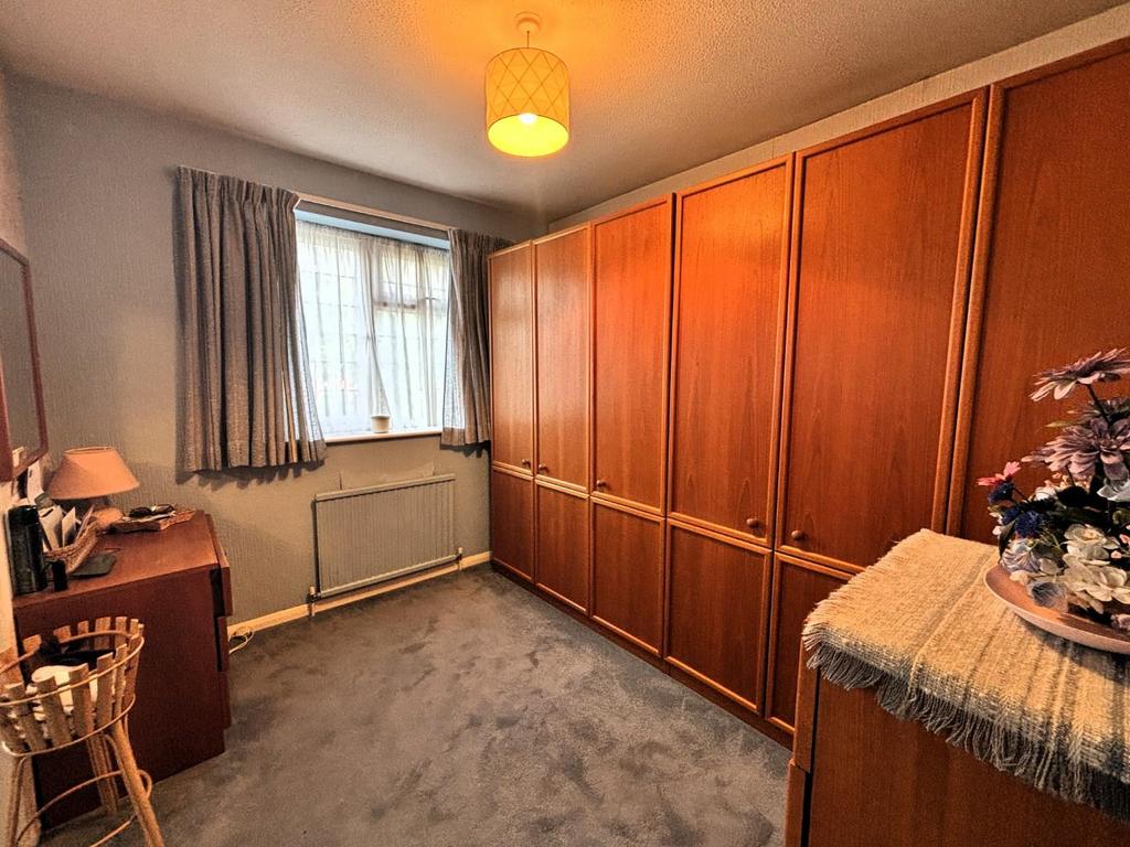 Bedroom 4 Dressing.jpeg