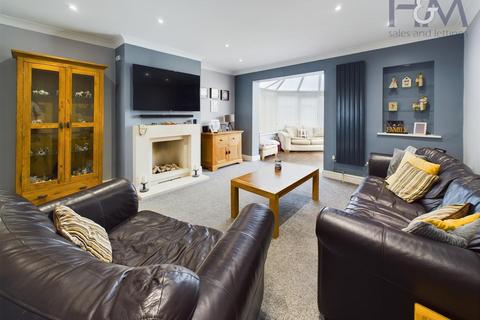 83 The Pastures, Stevenage, SG2 7DF
