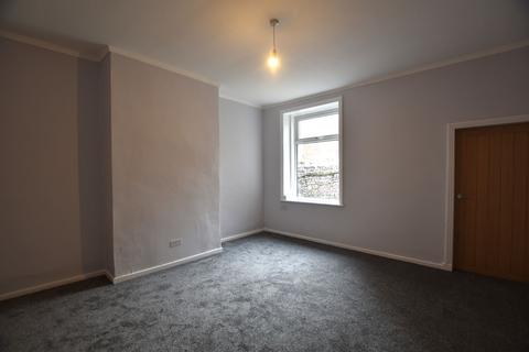 2 bedroom property to rent, Whalley Road, Clayton Le Moors, BB5