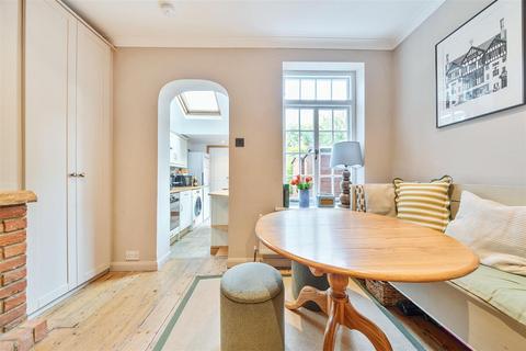 33 Cline Road, Guildford, GU1 3ND