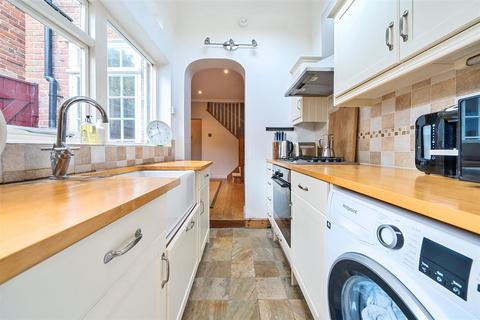 33 Cline Road, Guildford, GU1 3ND