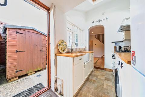 33 Cline Road, Guildford, GU1 3ND